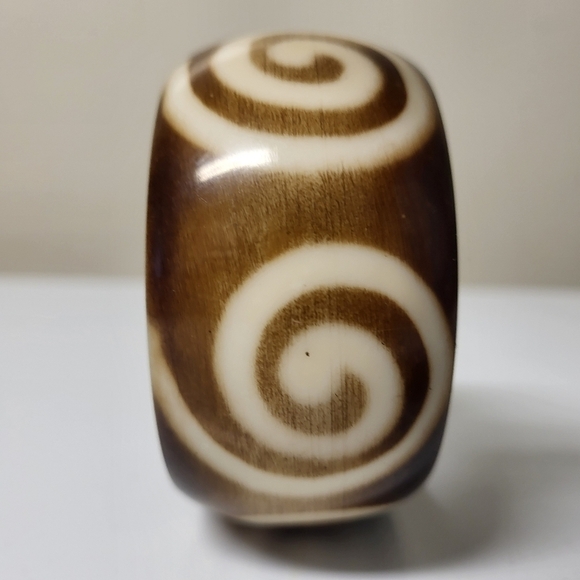 Vintage Two tone Swirl Chunky BOHO Bangle - Picture 4 of 8